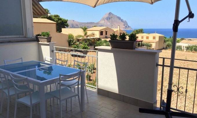 Macari Apartment | House on 3 floors, sea view, terrace, for 8-9 guests