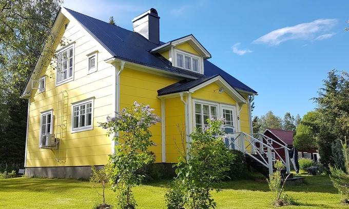 Kopmanholmen House | House on Hummel Bay in front of the archipelago and Skuleskogen National Park, High Coast