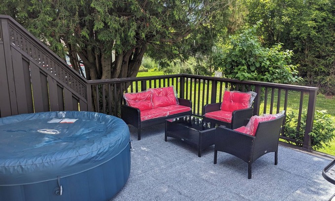 Thunder Bay House | House on Kenogami Ave, home away from home.