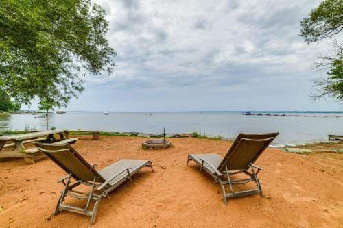 Canastota House | House on Oneida Lake on Lewis Point in Canastota