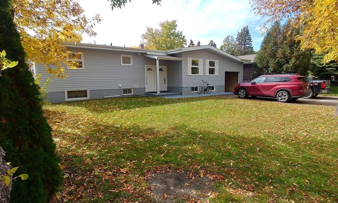 Altona House | House on quiet street in Altona