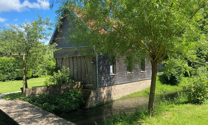 Bacqueville-en-Caux House | House on the river - close to the sea - dogs welcome-