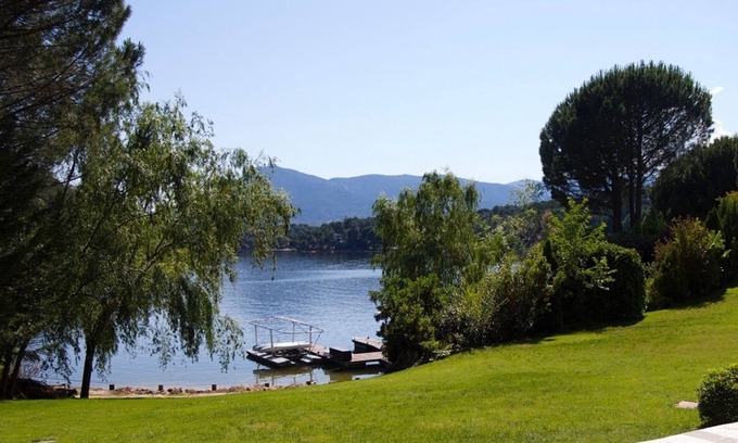 Cebreros House | house on the banks of the San Juan reservoir