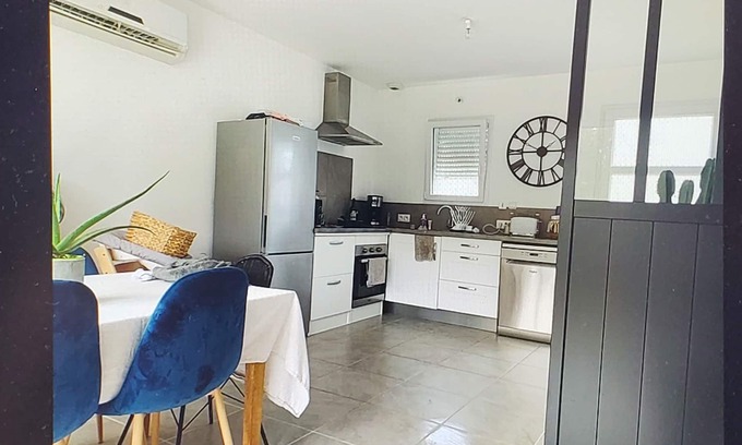 Saint-Evarzec House | House on the beach road