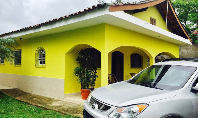 Peruibe House | House on the beach with Pool and Barbecue. Air conditioning.