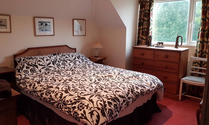 Ringstead Bed & Breakfast | House On The Hill B&B