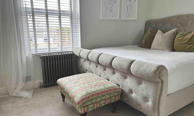 Brantham House | House on the hill