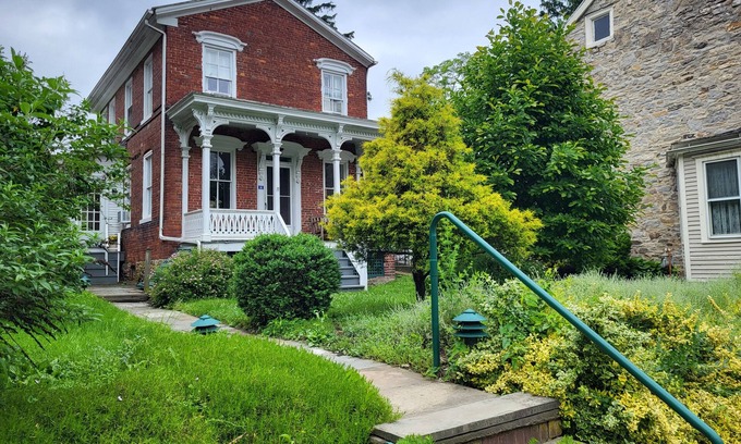 Lewisburg House | House on the Susquehanna
