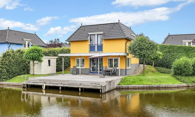Midlaren House | House on the water, near the Zuidlaardermeer