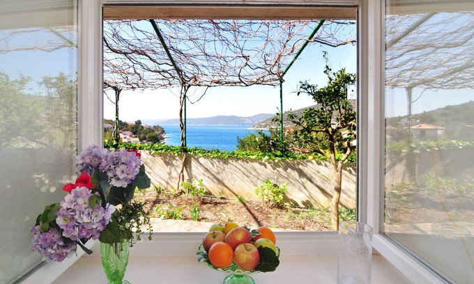 Veliki Drvenik House | House Paronda 50 meters from crystal clean sea, family and Eco friendly house
