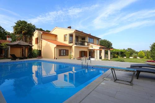 Becici Apartment | House Pauline