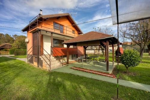 Kraljevec na Sutli House | House Pepica With Hot Tub - Happy Rentals