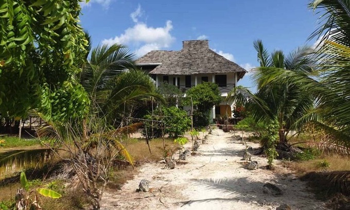 Bwejuu Beach House | House perfect for families and groups