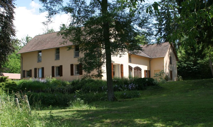 Varenne-Saint-Germain Cottage | house private swimming pool, possibility 32 personnes with the dependances