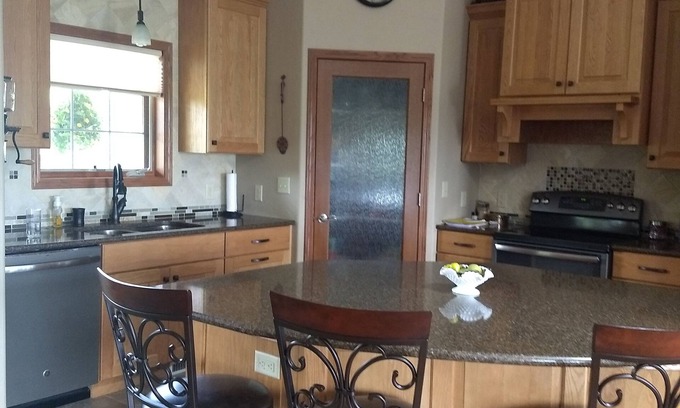 Van Dyne House | House rental for EAA