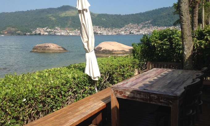 Marinas House | House right on the beach in a gated community near the center of Angra.
