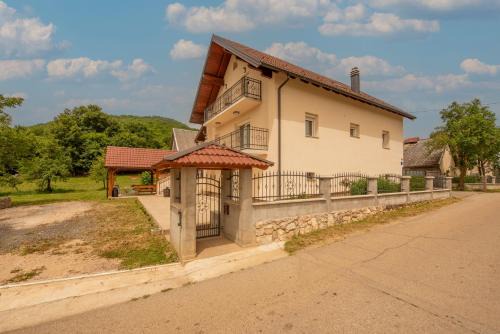 Otocac House | House Rose