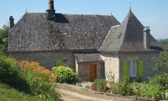 Saint-Martin-la-Meanne House | House saint martin la méanne 5 people