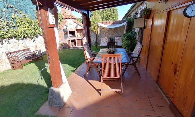 Navarrete Ski Chalet | House Saleros for 8 people