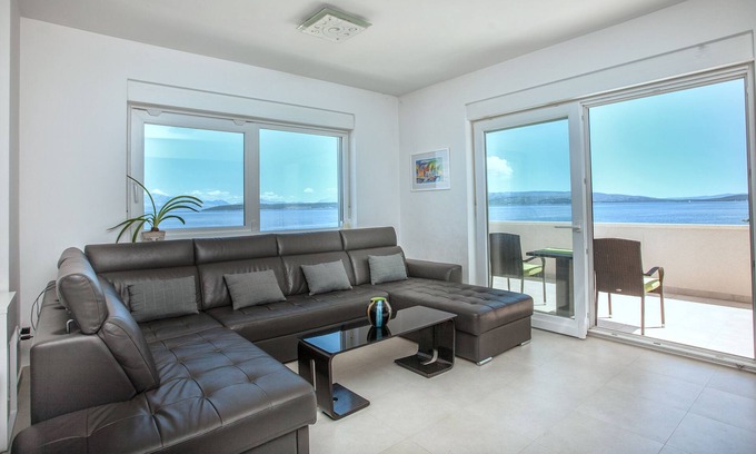 Stomorska Apartment | House/seafront Apartment Pelegrin , 3 Room , 4* Family friendly Apartment