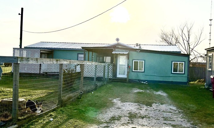 Matagorda House | House set off the Intercoastal w/pool & playground