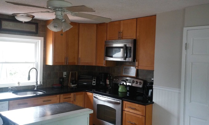 South Peabody House | House Share Quiet Neighborhood