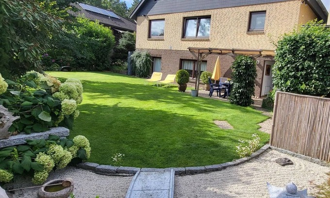 Moelln Apartment | House Silence - vacation apartment/1 bedroom/shower, WC