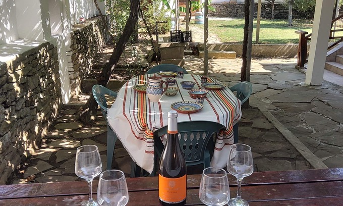 Prilep House | House Sleeps 6-garden-freeparking-bbq-patio-petsok