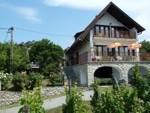 Vonyarcvashegy House | House Sophie