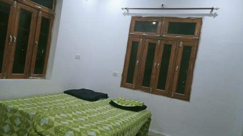 Jhusi House | House Stay