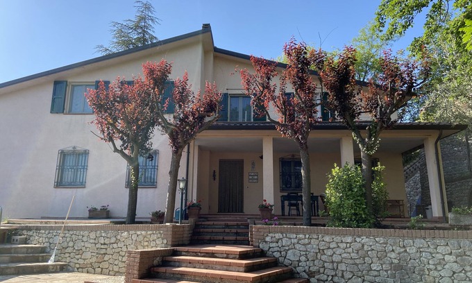 Verucchio Villa | House surrounded by oak trees, ideal for families who like to relax.