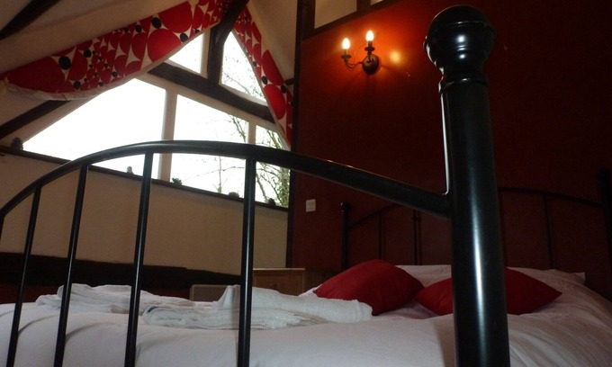 Moutiers-en-Puisaye House | House surveying 3km from GUEDELON