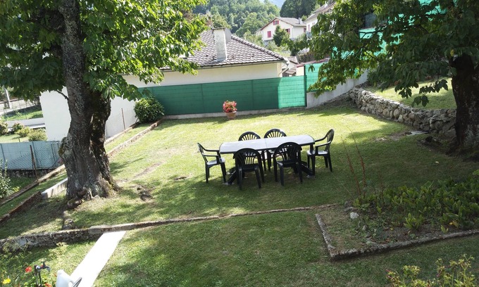 Savignac-les-Ormeaux House | House T4 - 3 bedrooms - sleeps 6 - town center