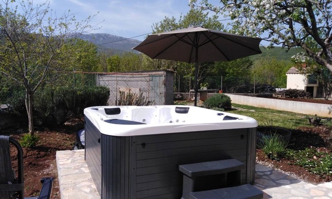 Srijane House | House Tamy - with jacuzzi (11214-K1) - Srijane (Omiš)