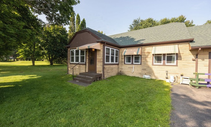 Chippewa Falls House | House that is connected to a BAR! Sleeps 8 on the UTV/Snowmobile trail!