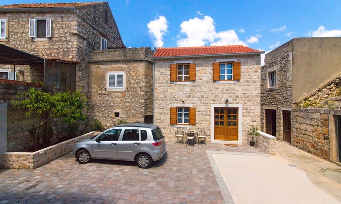 Vrboska House | House Tia (11861-K1) - Vrboska - island Hvar