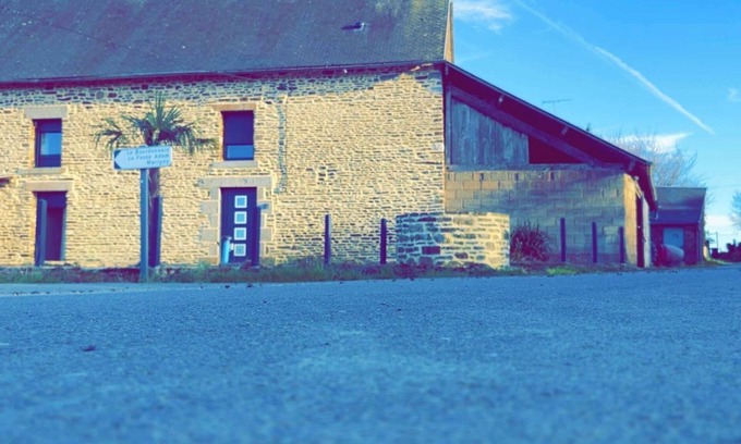 Montanel House | House - up to 12 people - 5 bedrooms - Near Mont St Michel