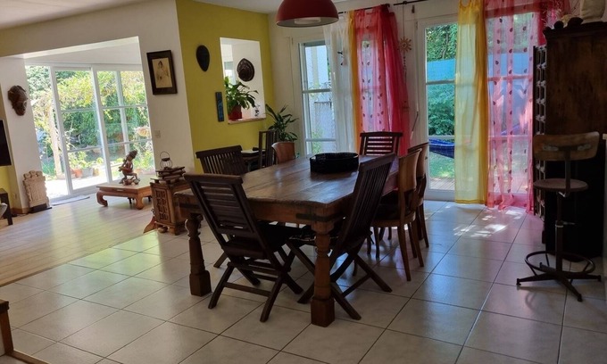 Estanove House | House very pleasant, light and calm city and sea. A haven of peace!