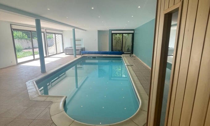 Villeneuve-le-Roi House | House Villa 15min Orly 20min Paris with swimming pool, SPA, sauna and fitness room