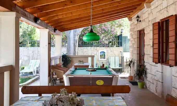 Dol House | House Villa Dore (91831-K1) - Skrip