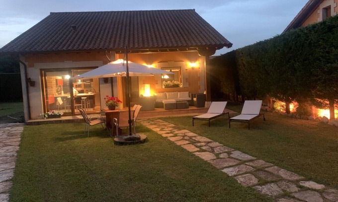Navajeda House | House / Villa - Entrambasaguas