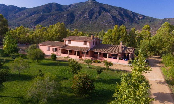 Iglesias Villa | House/Villa - Iglesias