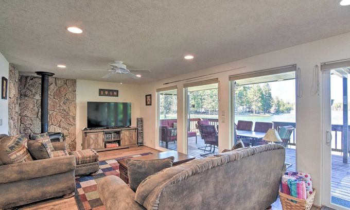 Wasco County House | House w/Private Deck on the Rock Creek Reservoir!