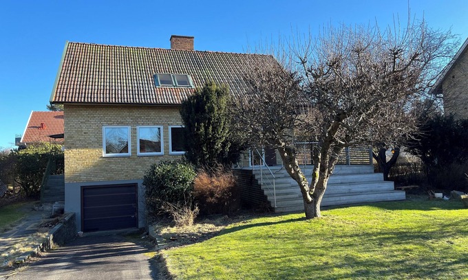 Orgryte-Harlanda House | House with terrace and garden close to Gothenburg center and recreation area.
