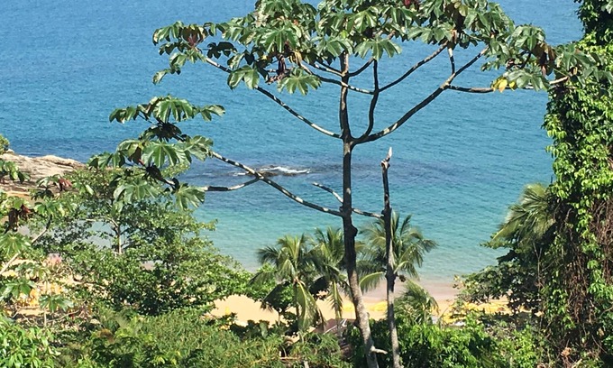 Veloso House | House with 2 suites with wonderful sea view at 80 mt. from Curral beach.