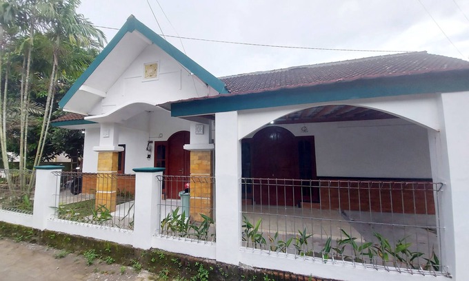 Yogyakarta House | House with 3BR near XTSquare @Nitikan House B