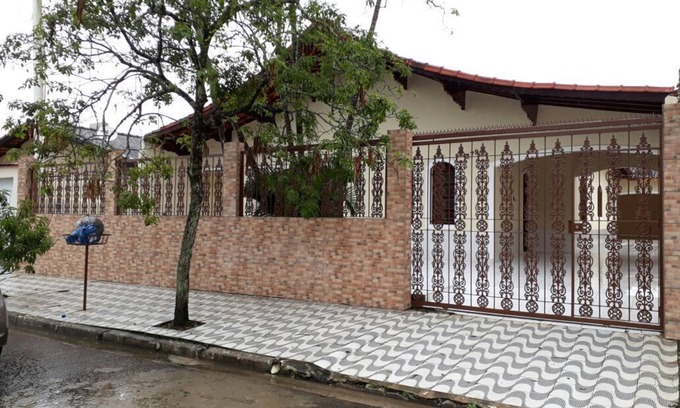 Florida House | House with 5 bedrooms Accommodates family with children, and up to 6 cars.