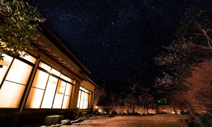 Kawazu House | House with a hot spring flowing directly from the source and a large garden/Kamo-gun Shizuoka
