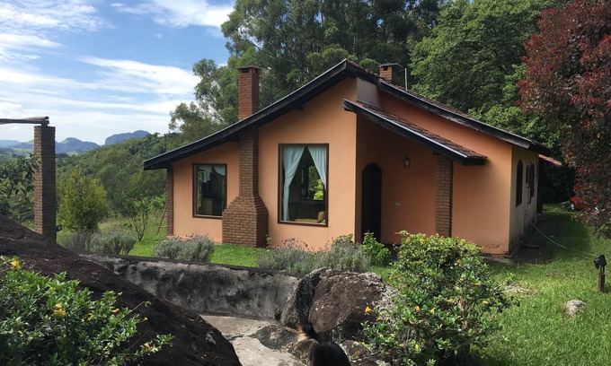 Goncalves House | House with a view of Pedra do Baú