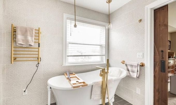 Franklin House | House with All amenities with 4 BRs and 3 Baths.